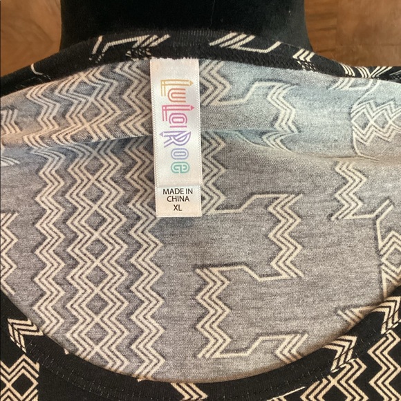 LuLaRoe Side Slit Top - Picture 8 of 8